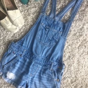 Hollister overall shorts!